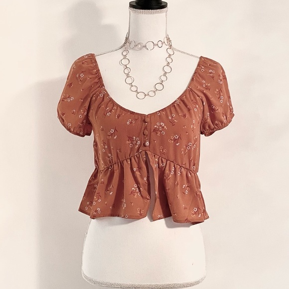 NWT Pink Rose Floral Smocked Short Sleeve Blouse - Picture 2 of 6